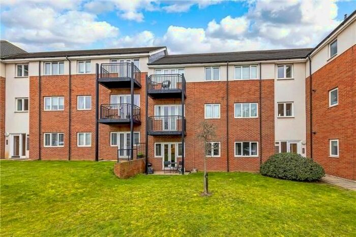 2 Bedroom Flat To Rent In Thomas Drive, Gidea Park, Romford, RM2