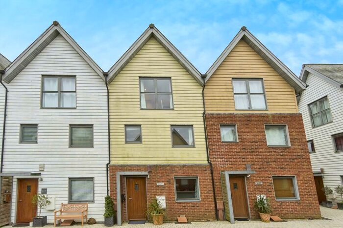 4 Bedroom Terraced House To Rent In Heron Square, Newport, PO30