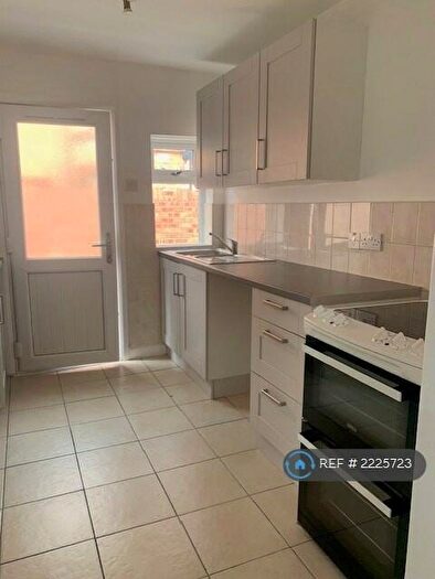2 Bedroom Bungalow To Rent In Longfield Avenue, Chester, CH2