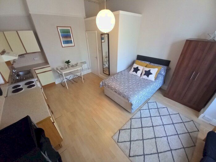 Studio To Rent In Headingley Lane, Headingley, Leeds, LS6