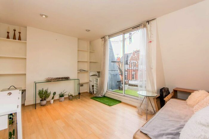 1 Bedroom Flat To Rent In Sinclair Gardens, Brook Green, London, W14