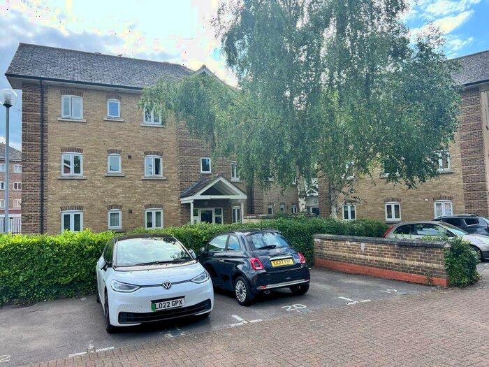 2 Bedroom Apartment For Sale In Coates Quay, Chelmsford, CM2