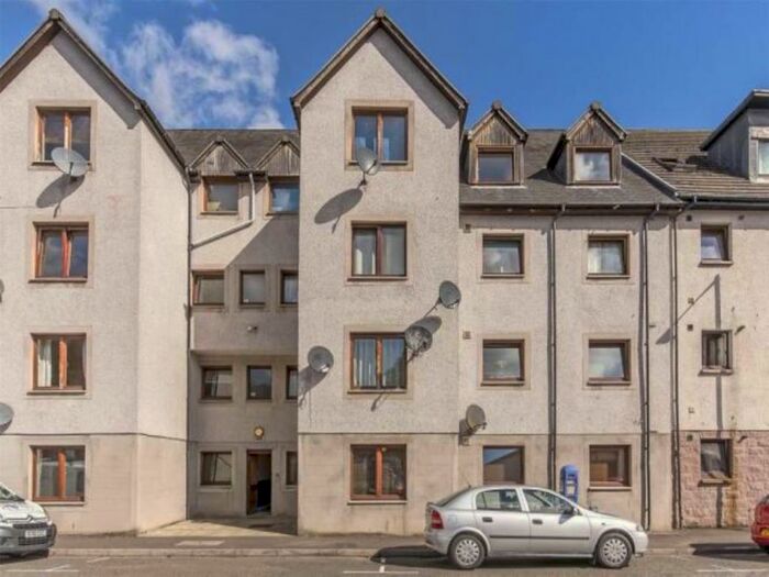 2 Bedroom Flat To Rent In Kings Court, Perth, PH2
