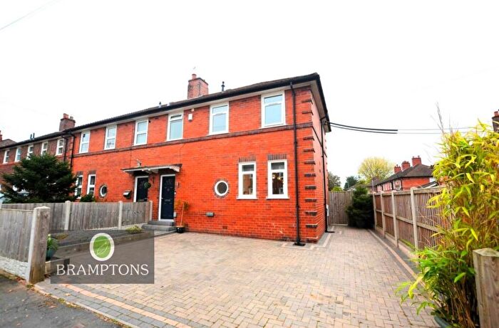 3 Bedroom Semi-Detached House For Sale In Wakefield Road, Oakhill, Stoke-On-Trent, ST4