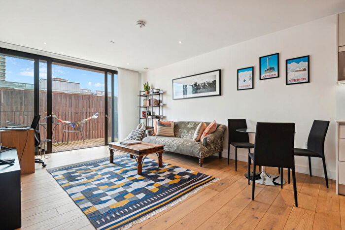 1 Bedroom Flat To Rent In Cobalt Place, Battersea Park, SW11