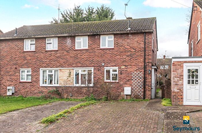 2 Bedroom Semi Detached House For Sale In Guildford, Surrey, GU2