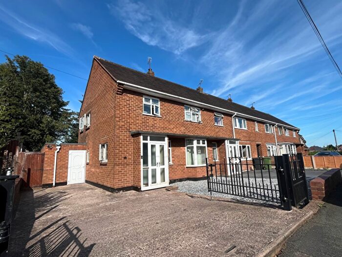 3 Bedroom End Of Terrace House For Sale In Derby Avenue, Claregate, Wolverhampton, WV6
