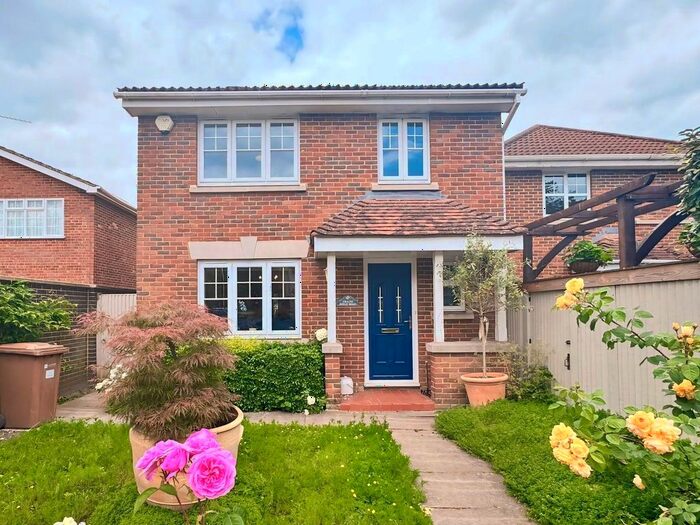 4 Bedroom Detached House To Rent In Poyle Road, Tongham, Farnham, Surrey, GU10