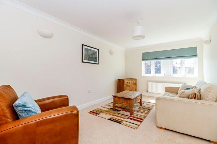 2 Bedroom Flat To Rent In Islip Road, Oxford, OX2