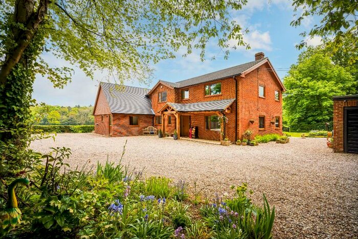 4 Bedroom Detached House For Sale In Goring Heath, South Oxfordshire, RG8