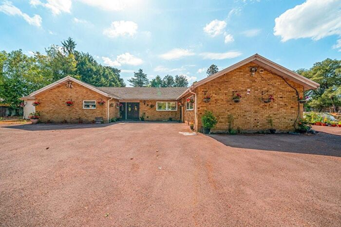 4 Bedroom Bungalow For Sale In Bangors Park, Iver, SL0