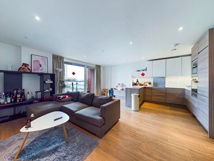 3 Bedroom Flat To Rent In Sirius House, Seafarer Way, SE16
