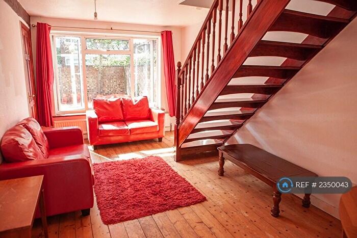 4 Bedroom Semi-Detached House To Rent In Smith Street, Surbiton, KT5