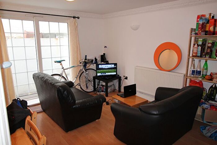 2 Bedroom Flat To Rent In Charrington House, Cephas Avenue, London, E1