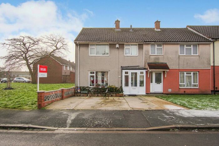 3 Bedroom End Of Terrace House For Sale In Blakeney Road, Patchway, Bristol, BS34