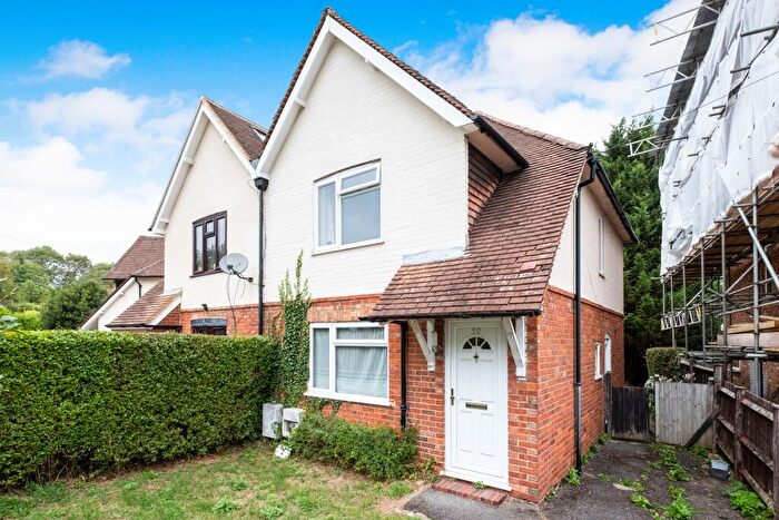 2 Bedroom House To Rent In Raymond Crescent, Guildford, GU2