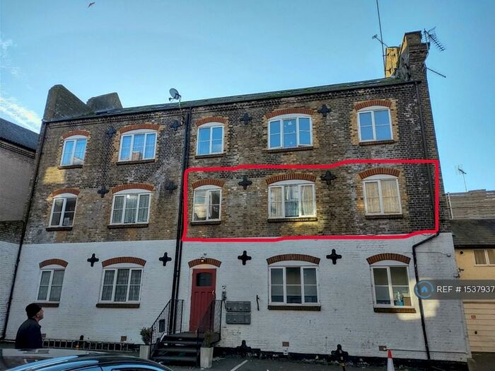 2 Bedroom Flat To Rent In The Warehouse, Dover, CT16