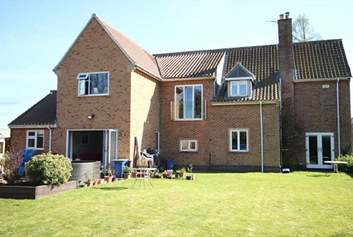 5 Bedroom Detached House For Sale In Hamilton Drive, Melton Mowbray, LE13