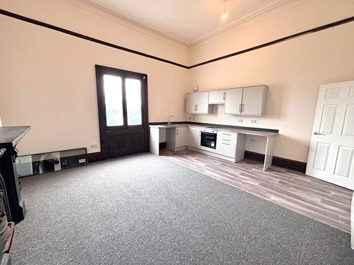 3 Bedroom Flat To Rent In Park Street, Hull, HU2