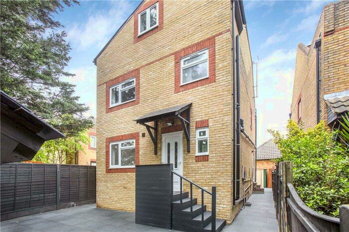 6 Bedroom Detached House To Rent In Tollgate Road, London, E6