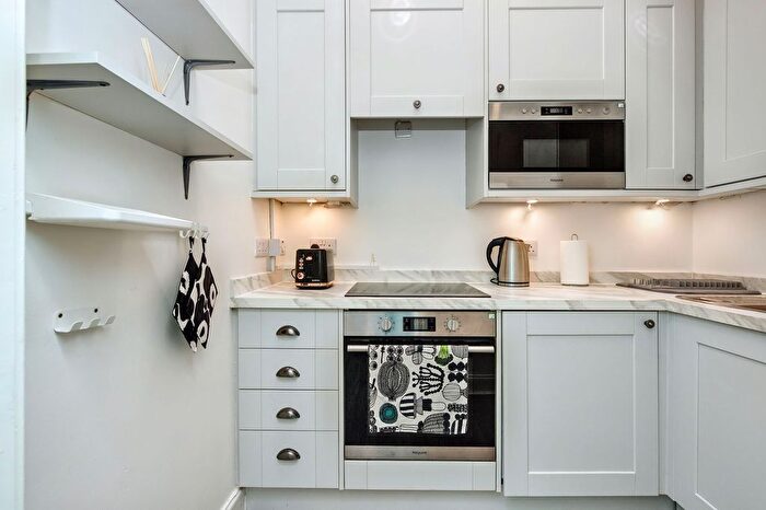 1 Bedroom Flat For Sale In / Rossie Place, Edinburgh, EH7