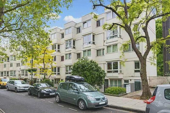 3 Bedroom Flat To Rent In Warwick Crescent, London, W2