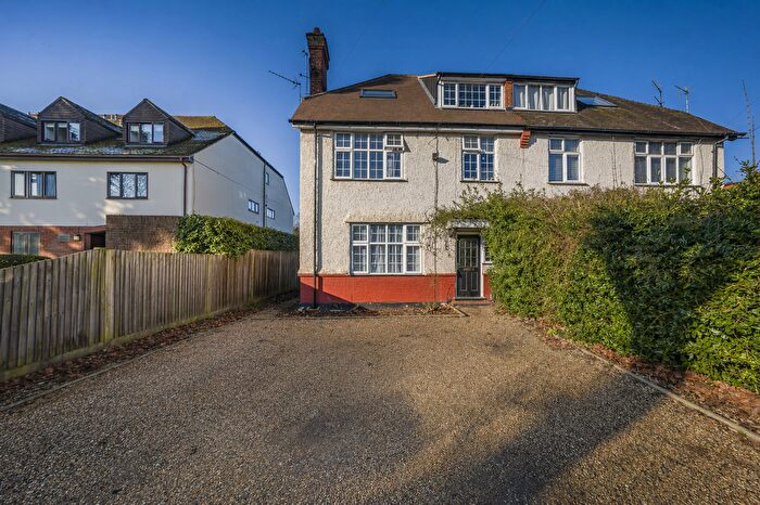 2 Bedroom Flat For Sale In Murray Road, Northwood, Middlesex, HA6