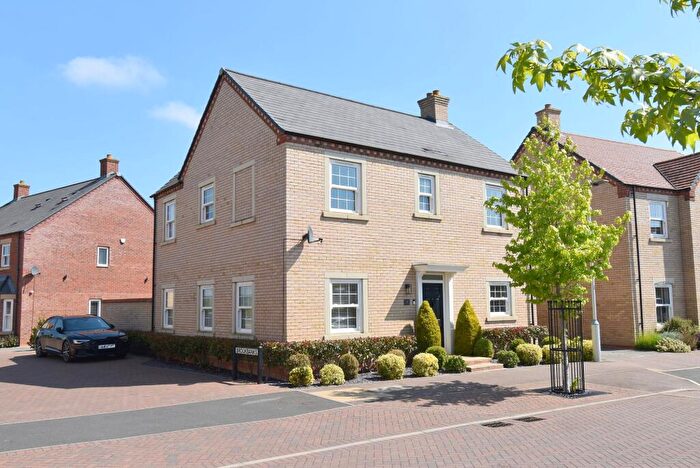 4 Bedroom Detached House For Sale In Collings Crescent, Biggleswade, SG18