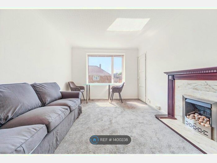 1 Bedroom Flat To Rent In Queenshill Road, Leeds, LS17