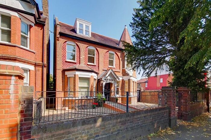 1 Bedroom Flat To Rent In Woodville Gardens, London, W5