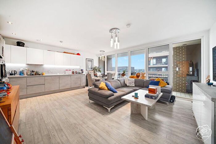 3 Bedroom Flat For Sale In Hyett Court, Derny Avenue, Stratford, E20