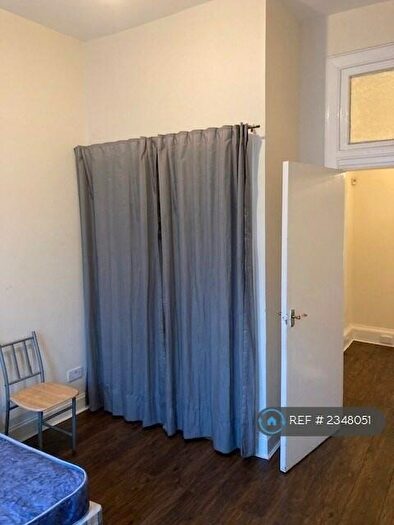 2 Bedroom Flat To Rent In Cumbernauld Road, Glasgow, G31