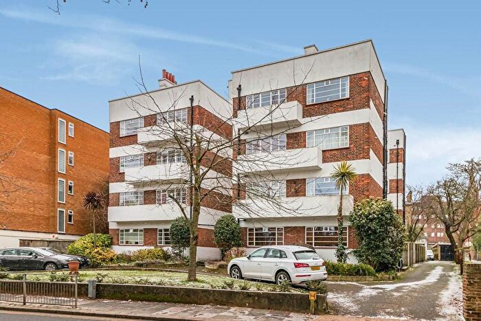 2 Bedroom Flat To Rent In Claremont Road, Surbiton, Surrey, KT6