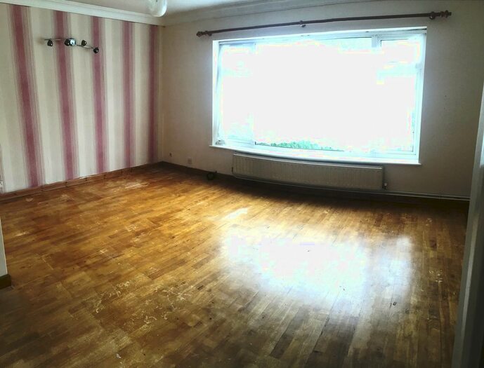 2 Bedroom Flat To Rent In Dormers Court, Dormers Wells Lane, UB1