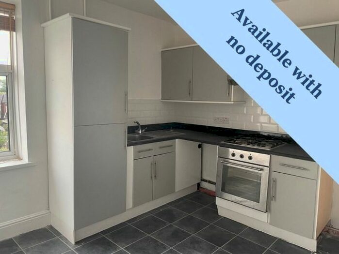 3 Bedroom Maisonette To Rent In Alexandra Road, Gorseinon, SA4
