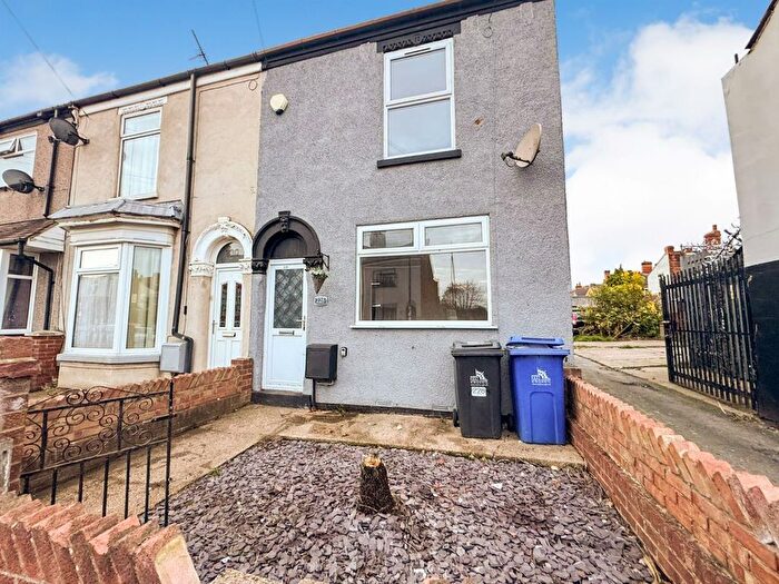 3 Bedroom End Terrace House For Sale In Heneage Road, Grimsby, South Humberside, DN32