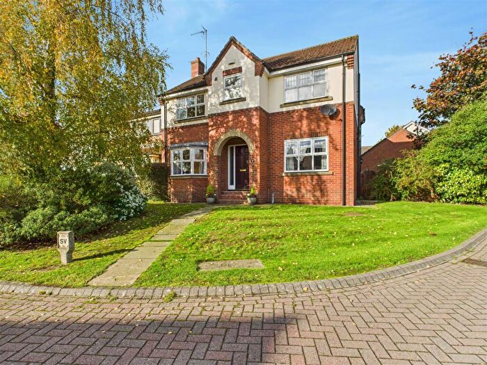 4 Bedroom Detached House For Sale In The Stray, South Cave, HU15