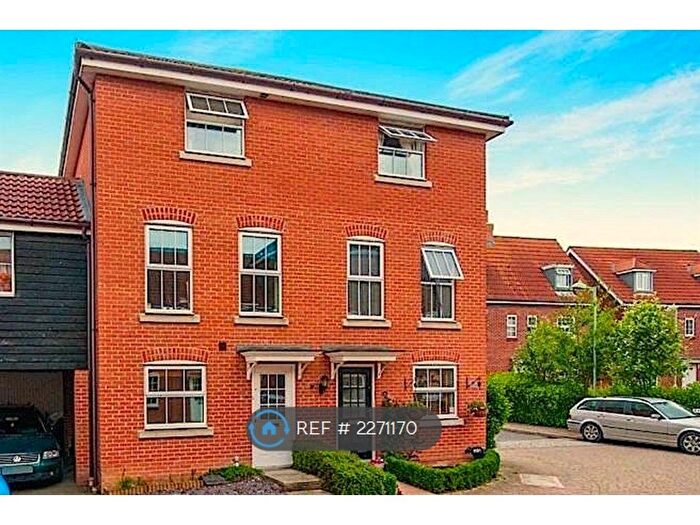 4 Bedroom Terraced House To Rent In Wagtail Drive, Bury St Edmunds, IP32