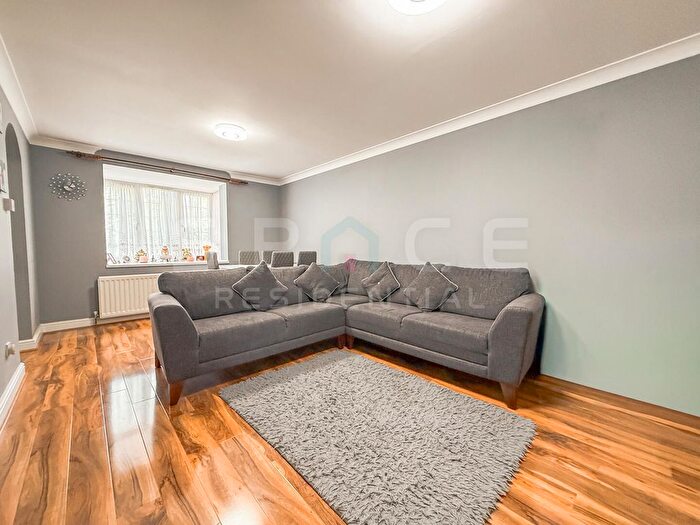 2 Bedroom Flat For Sale In Priory Field Drive, Edgware, HA8