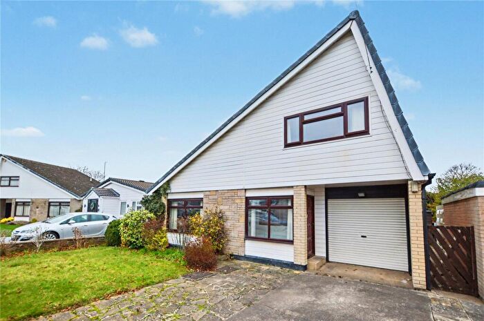 3 Bedroom Detached House For Sale In Kings Chase, Rothwell, Leeds, West Yorkshire, LS26
