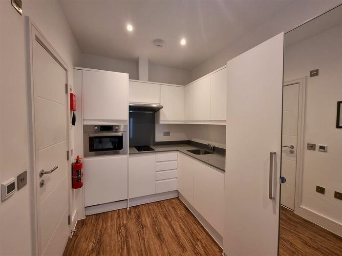 Studio To Rent In Willoughby Road, Turnpike Lane, London, N8