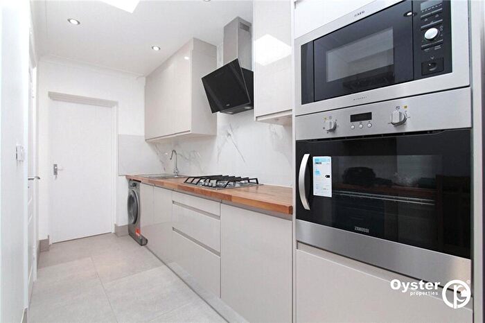 1 Bedroom Apartment To Rent In Du Cros Drive, Stanmore, HA7