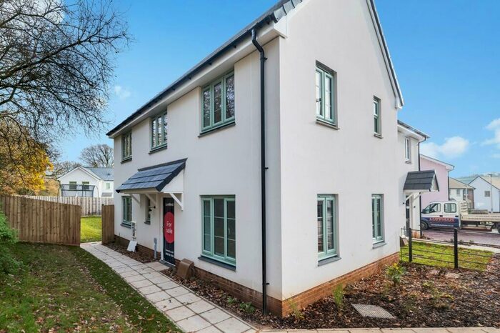 3 Bedroom Semi-Detached House For Sale In Bridwell Crescent, Uffculme, EX15