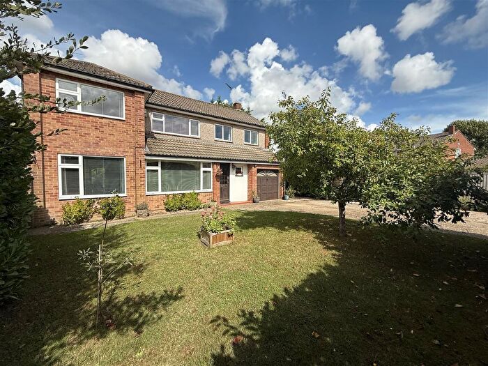 5 Bedroom Detached House For Sale In Miller Drive, Fareham, PO16