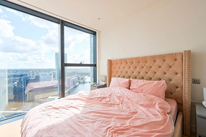 1 Bedroom Flat For Sale In Marsh Wall, Canary Wharf, London, E14