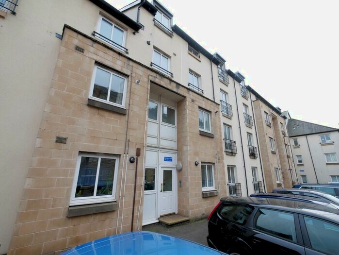 2 Bedroom Flat To Rent In Waverley Park, Abbeyhill, Edinburgh, EH8