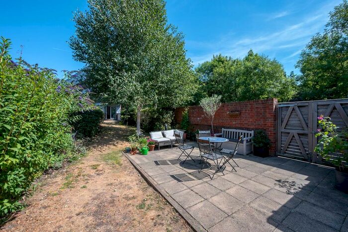 2 Bedroom Flat To Rent In Norstead Place, Roehampton, London, SW15