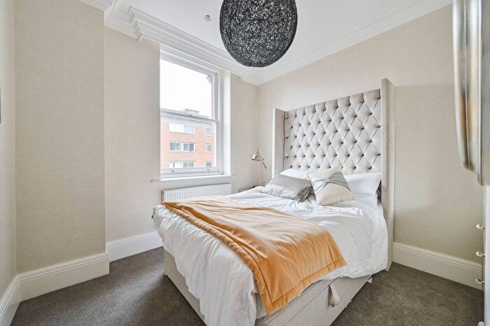 3 Bedroom Flat To Rent In Southampton Row, Bloomsbury, London, WC1B