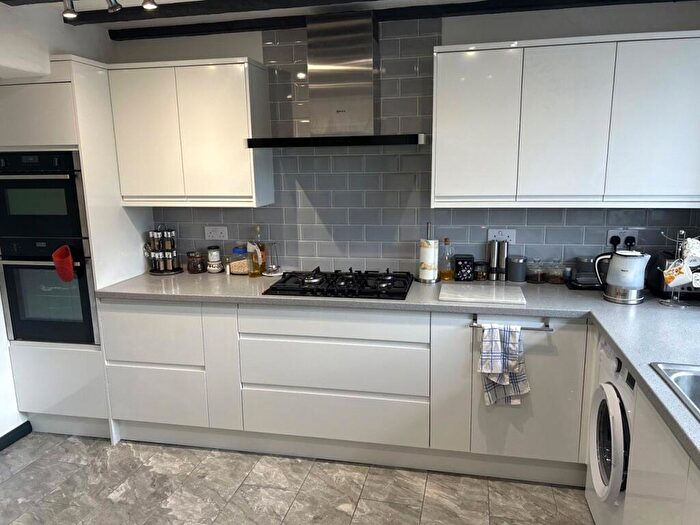 4 Bedroom House To Rent In Leagrave High Street, Luton, Bedfordshire, LU4