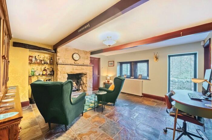 4 Bedroom Detached House For Sale In Troy Road, Horsforth, Leeds, LS18